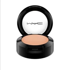 New! MAC studio finish spf 35 concealer nc30